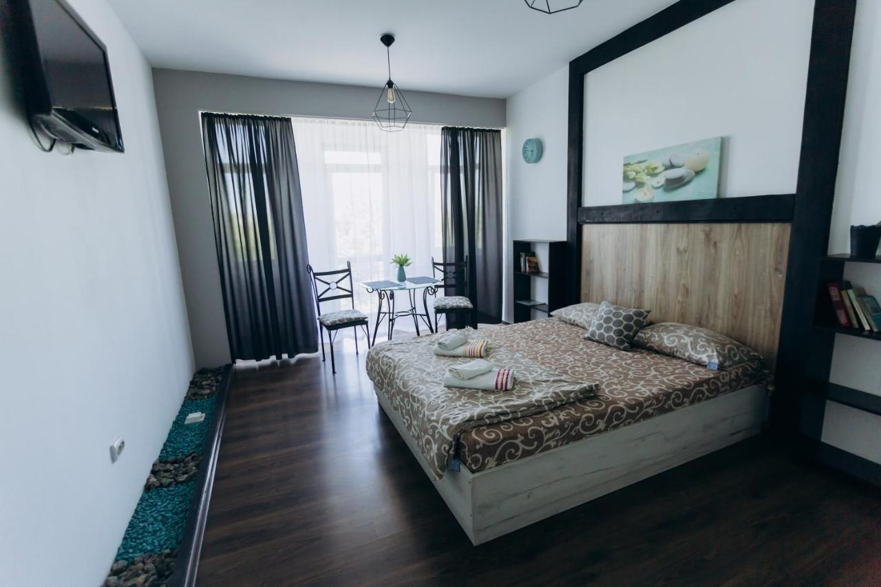 Apartments Біля Жд Вокзалу Ivano-Frankivsk Exterior photo