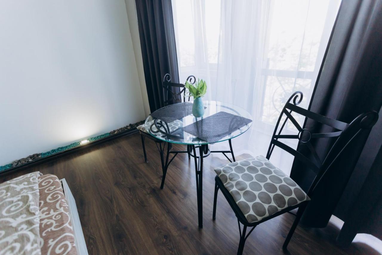 Apartments Біля Жд Вокзалу Ivano-Frankivsk Exterior photo