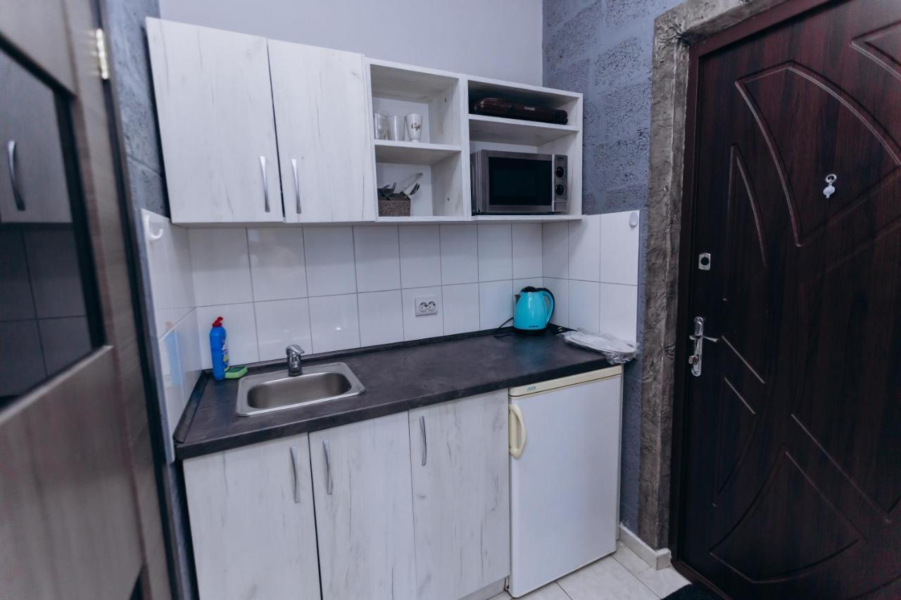 Apartments Біля Жд Вокзалу Ivano-Frankivsk Exterior photo